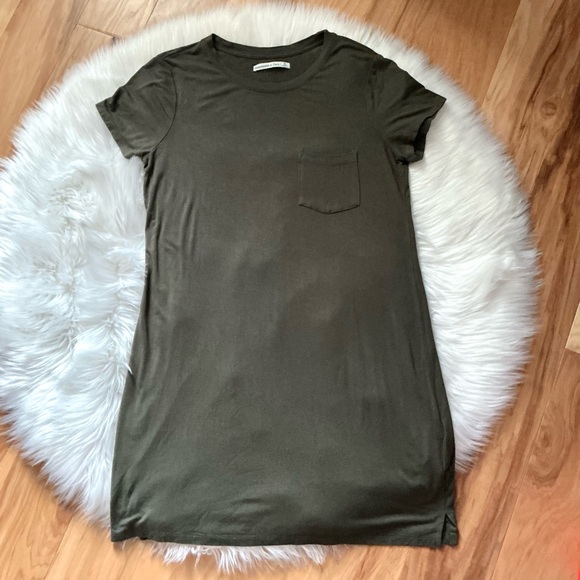 Abercrombie & Fitch Dresses & Skirts - Abercrombie & Fitch Short Sleeve T-shirt Dress Size Medium